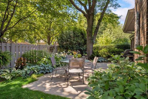 1900 Lanewood Lane N, Plymouth, MN 55447