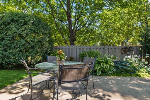 1900 Lanewood Lane N, Plymouth, MN 55447