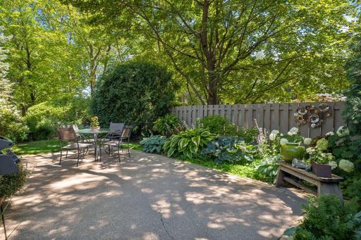 1900 Lanewood Lane N, Plymouth, MN 55447