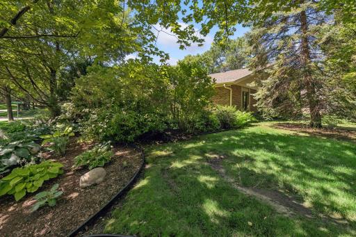 1900 Lanewood Lane N, Plymouth, MN 55447