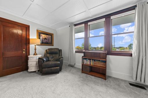 3310 Chaska Boulevard, Chaska, MN 55318