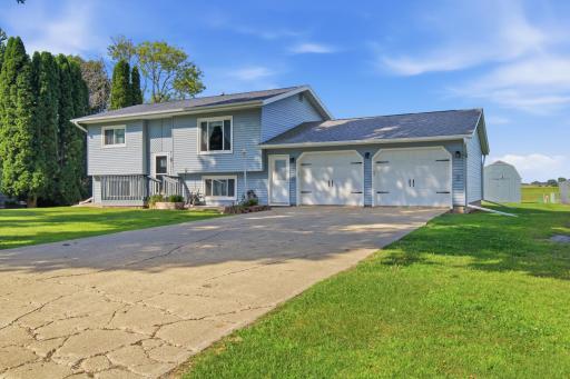 2004 25th Street SW, Willmar, MN 56201