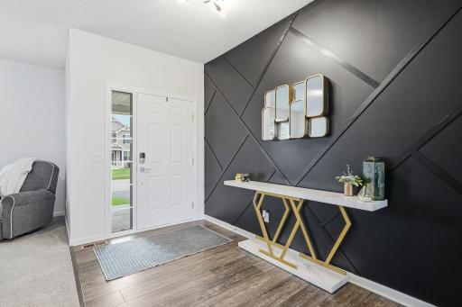 9324 Summerlin Road, Woodbury, MN 55129