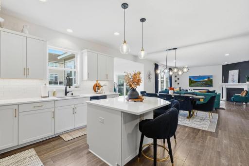 9324 Summerlin Road, Woodbury, MN 55129