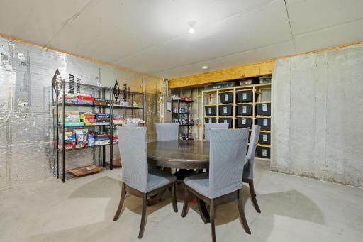 9324 Summerlin Road, Woodbury, MN 55129