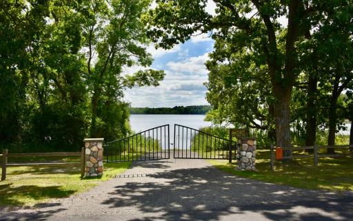 Sherwood Shores private access point to Pickerel Lake.