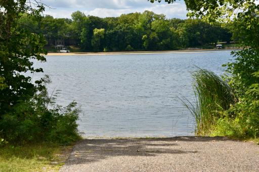 Round Lake private launch site.