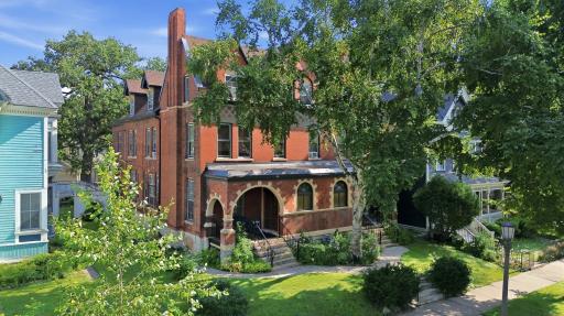 399 Ashland Avenue, Saint Paul, MN 55102