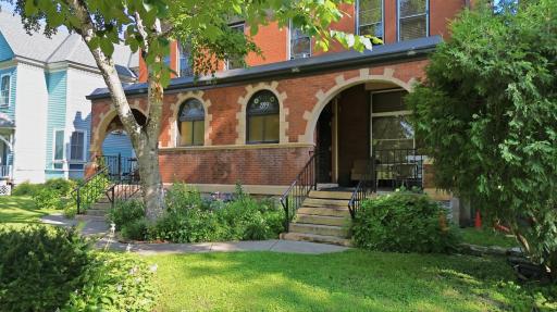 399 Ashland Avenue, Saint Paul, MN 55102