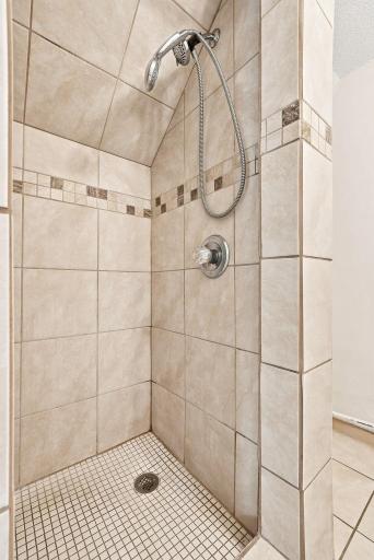 23-web-or-mls-Lawson_05635.jpg