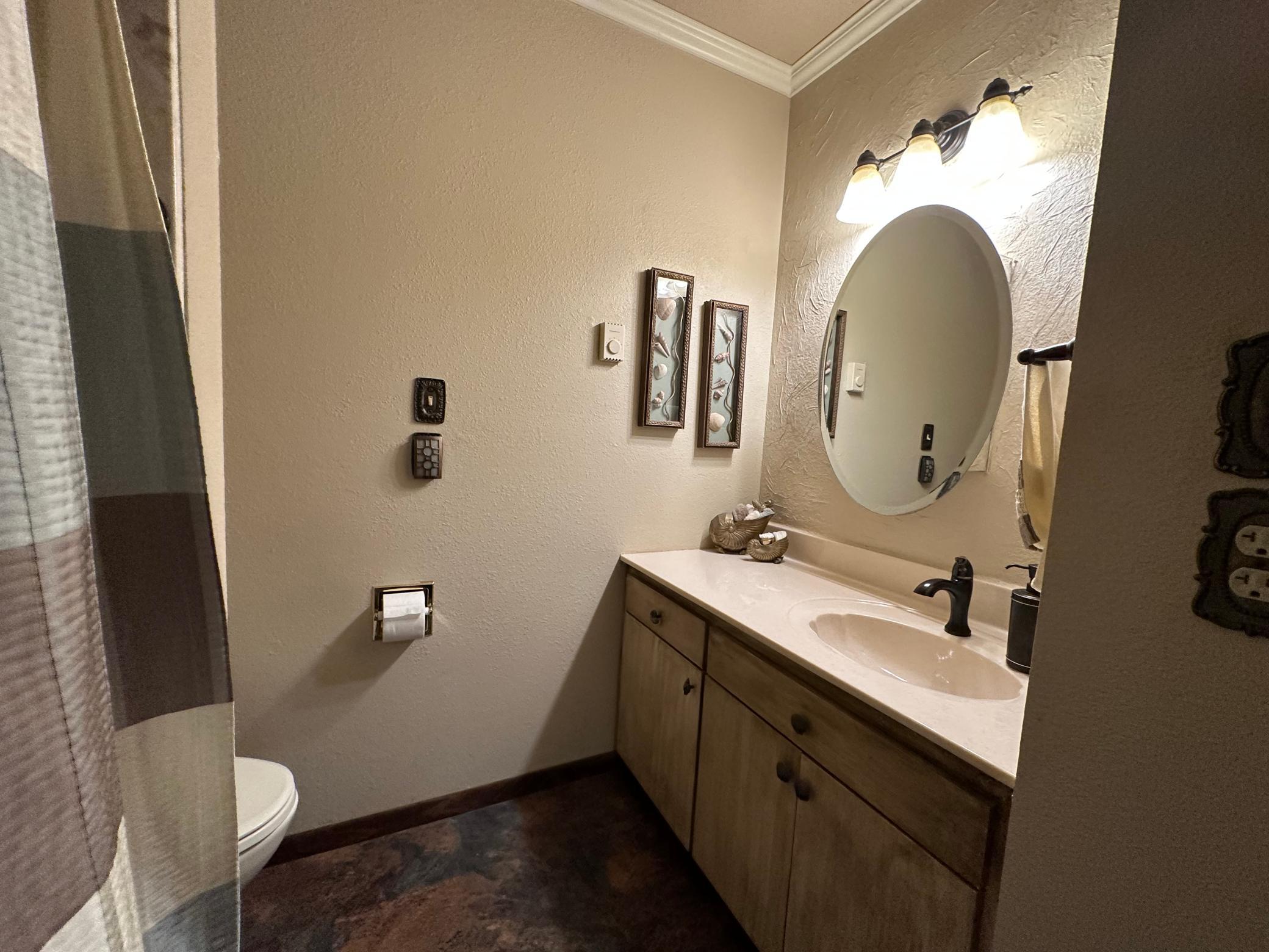 Full Bath W/Vanity Storage