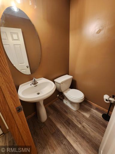 Main Floor bath area