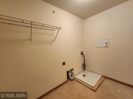 Large upper laundry