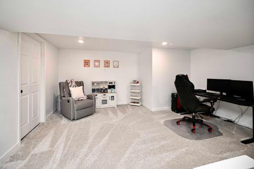 17 LL Family Room II.jpg