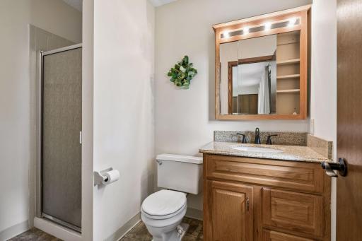 Primary suite - 3/4 bathroom