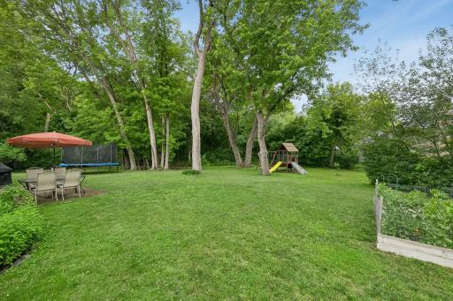 Stunning fenced backyard!