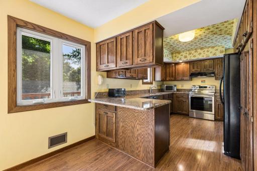 450 Ranchview Lane N, Plymouth, MN 55447