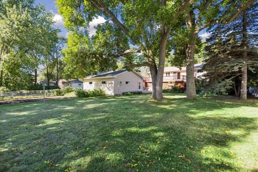 450 Ranchview Lane N, Plymouth, MN 55447
