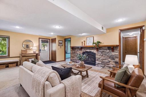 450 Ranchview Lane N, Plymouth, MN 55447