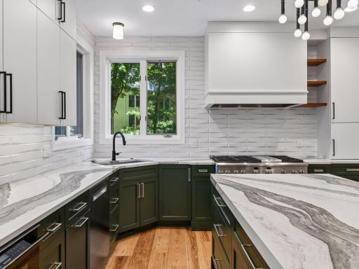 25695 Maple View Court, Excelsior, MN 55331