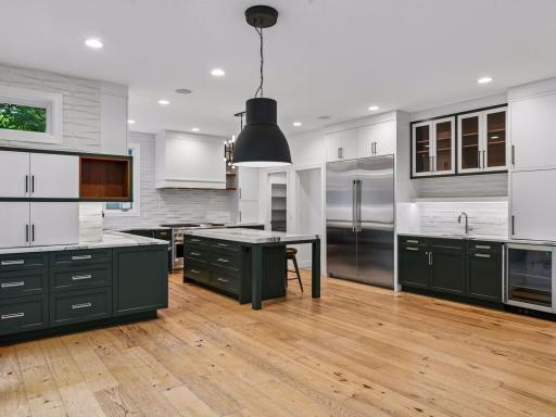 25695 Maple View Court, Excelsior, MN 55331