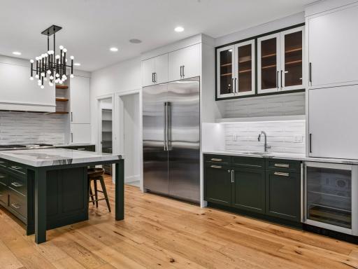 25695 Maple View Court, Excelsior, MN 55331