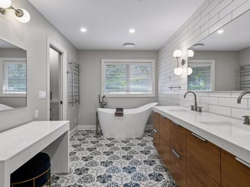 25695 Maple View Court, Excelsior, MN 55331