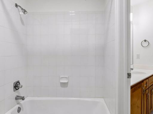 25695 Maple View Court, Excelsior, MN 55331