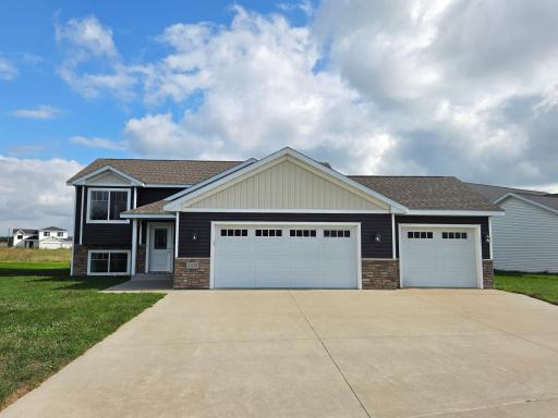 1009 26th Street Loop, Sartell, MN 56377