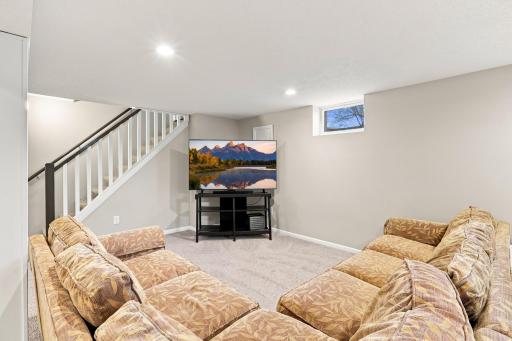 1008 9th Street SW, Faribault, MN 55021