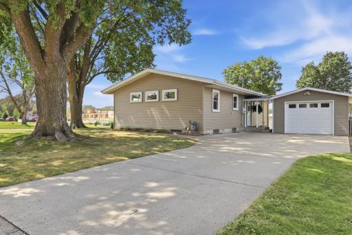 1008 9th Street SW, Faribault, MN 55021