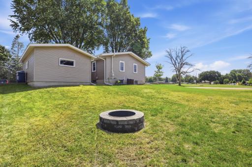 1008 9th Street SW, Faribault, MN 55021