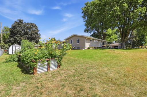 1008 9th Street SW, Faribault, MN 55021