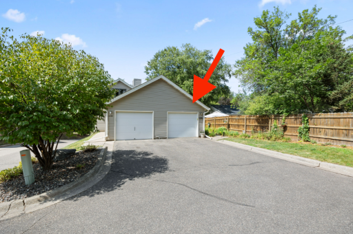 Garage Arrow 1.png