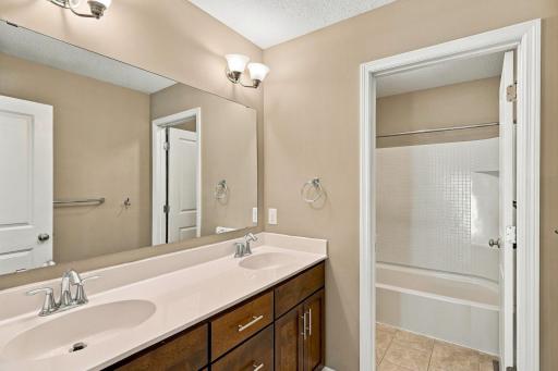 7662 Addisen Court, Inver Grove Heights, MN 55077