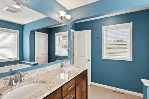 7662 Addisen Court, Inver Grove Heights, MN 55077