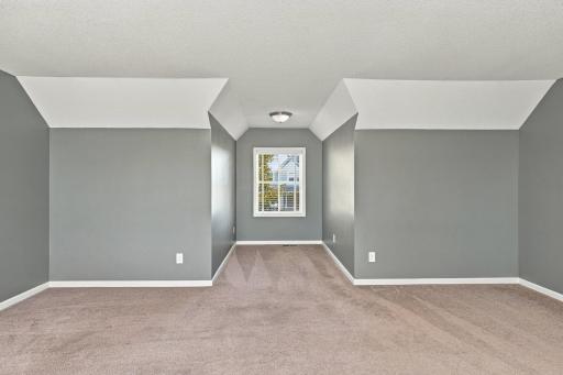 7662 Addisen Court, Inver Grove Heights, MN 55077