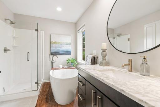 18-web-or-mls-1914 Hunter Hill Drive Hudson -32.jpg