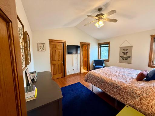 With Walk-in Closet