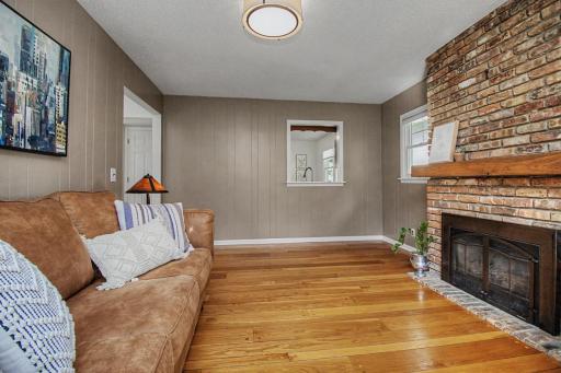 1424 Rhode Island Avenue N, Golden Valley, MN 55427