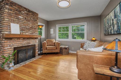 1424 Rhode Island Avenue N, Golden Valley, MN 55427