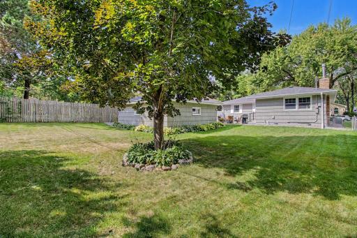 1424 Rhode Island Avenue N, Golden Valley, MN 55427