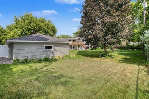 1424 Rhode Island Avenue N, Golden Valley, MN 55427
