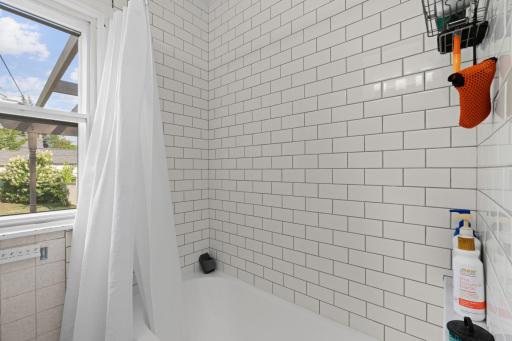 27-web-or-mls-2627 NE McKinley St-27.jpg
