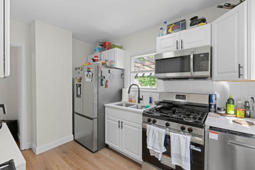 18-web-or-mls-2627 NE McKinley St-18.jpg