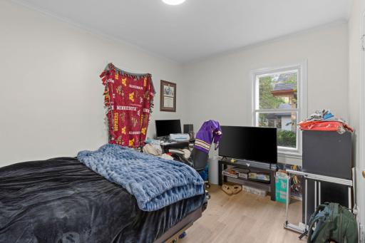 23-web-or-mls-2627 NE McKinley St-23.jpg