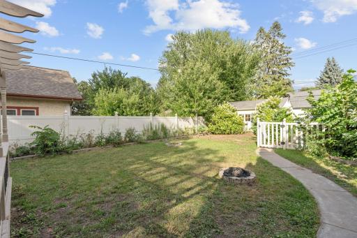 8-web-or-mls-2627 NE McKinley St-8.jpg