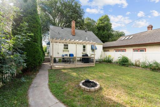 9-web-or-mls-2627 NE McKinley St-9.jpg