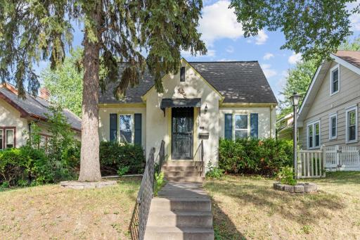 2-web-or-mls-2627 NE McKinley St-2.jpg