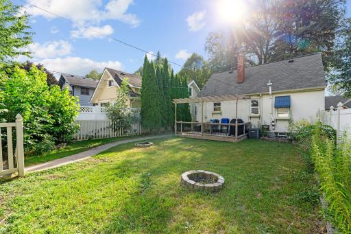 11-web-or-mls-2627 NE McKinley St-11.jpg
